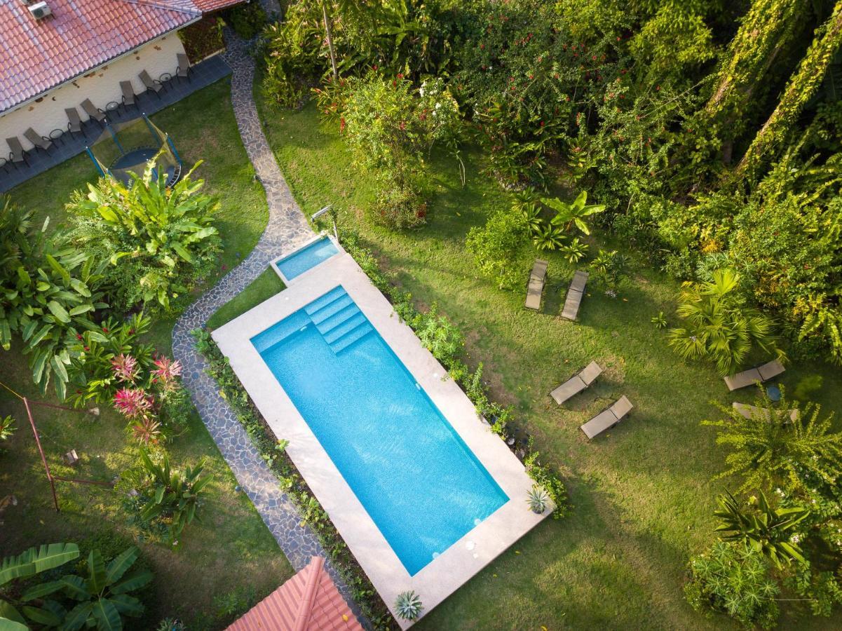 Hotel Casa Merlin Puerto Viejo de Talamanca Exterior photo