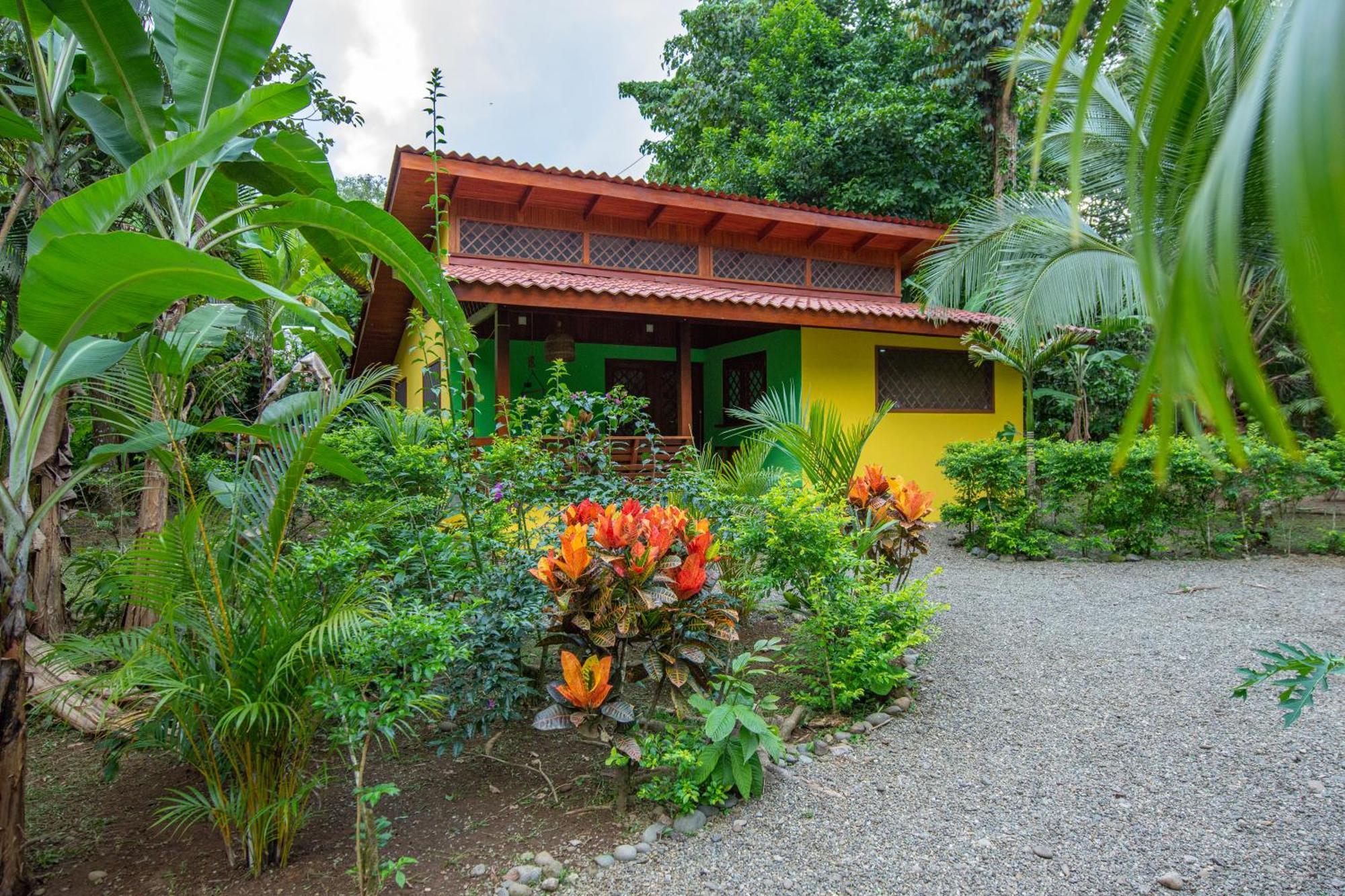 Hotel Casa Merlin Puerto Viejo de Talamanca Exterior photo